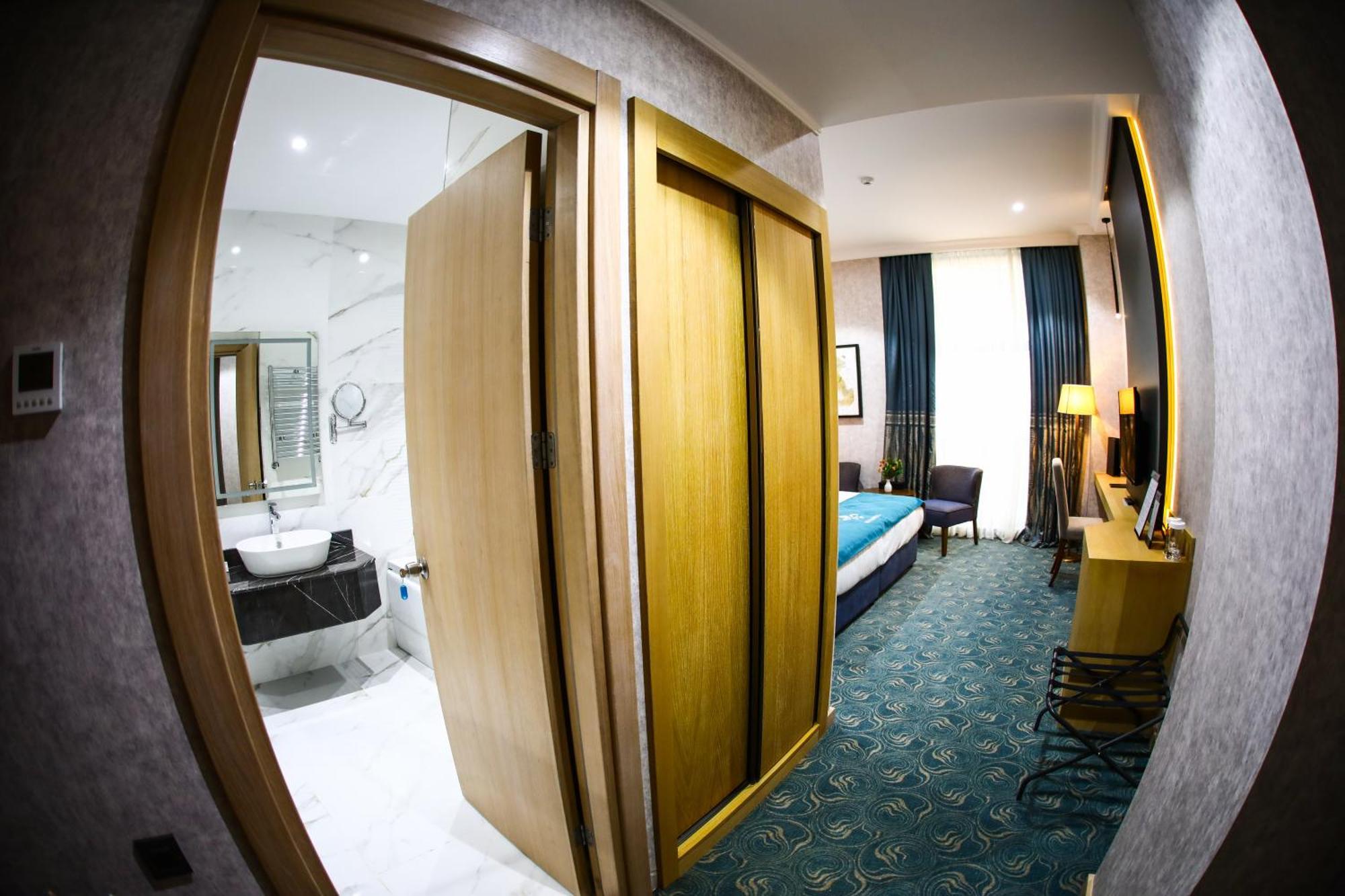 Iris Hotel Baku - Halal Hotel Exterior photo